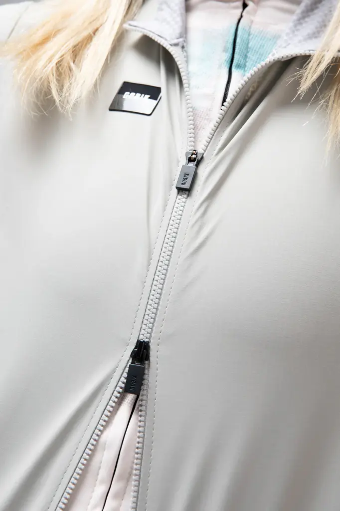 rain-jacket-long-sleeve-selkie-unisex-lunar-04.webp