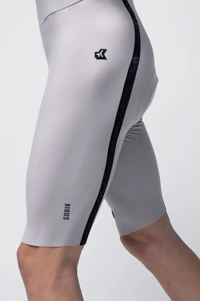 bib-short-artic-stride-men-tapioca-k10-02.webp